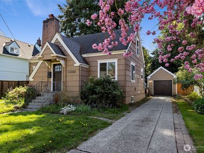 422 8th Avenue NE, Puyallup, WA, 98372