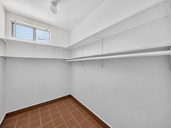3rd image of 19 19th Ave APT 1