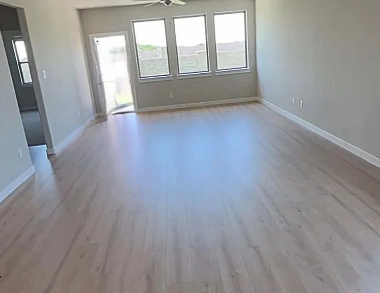 411 Bertney Dr — Photo 8