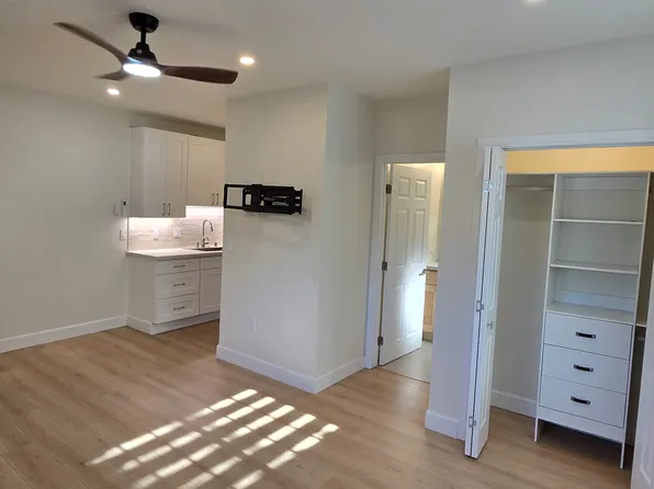 21214 Merridy St, Chatsworth, CA 91311
