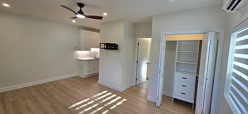 21214 Merridy St Photo 1