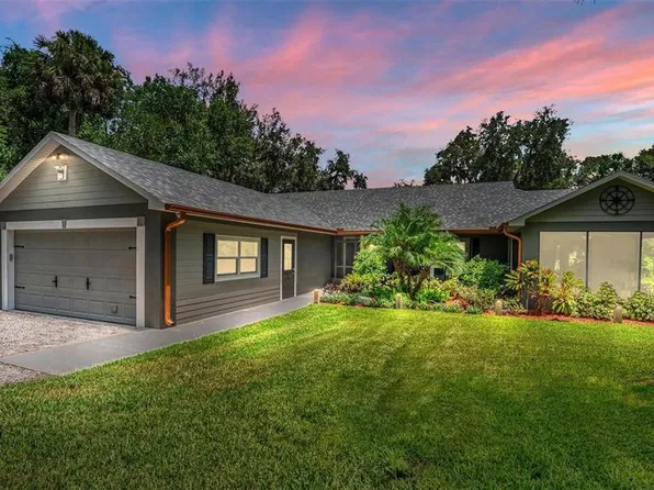 402 Lake St, Umatilla, FL 32784