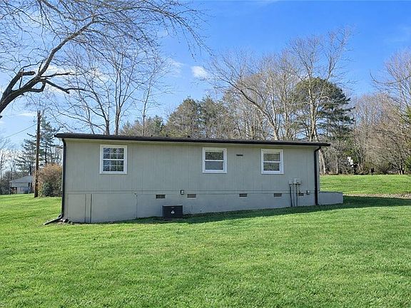 4th image of 340 Vista Ln