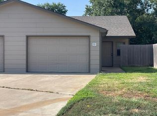 531 W Meadow Creek Cir, Wichita, KS 67204