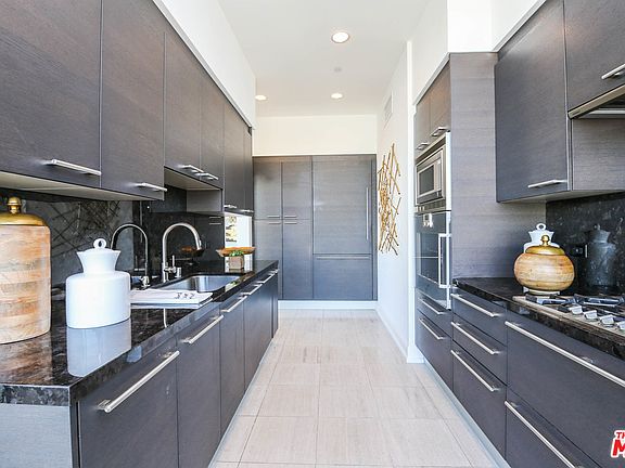 4th image of 900 W Olympic Blvd Unit 37