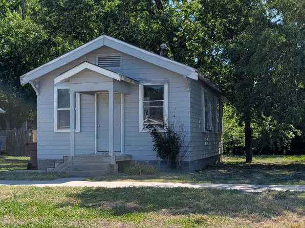 441 S Oak St, McPherson, KS 67460