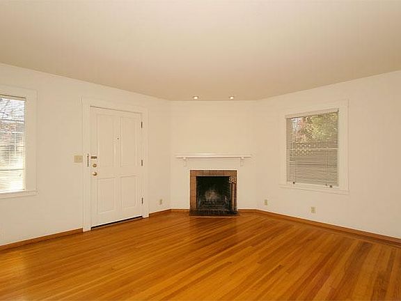 5th image of 2331 Oberlin St #2331