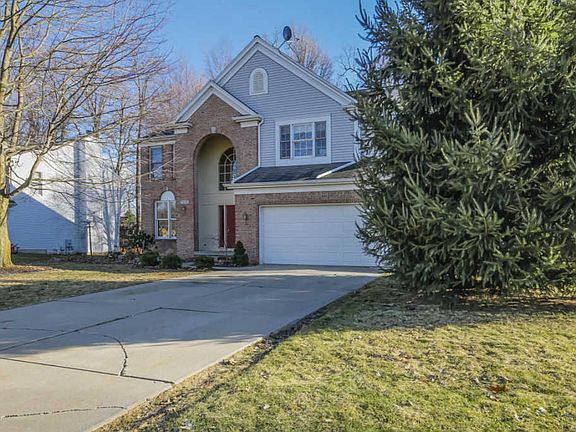 3rd image of 4630 Woodcreek Dr SE