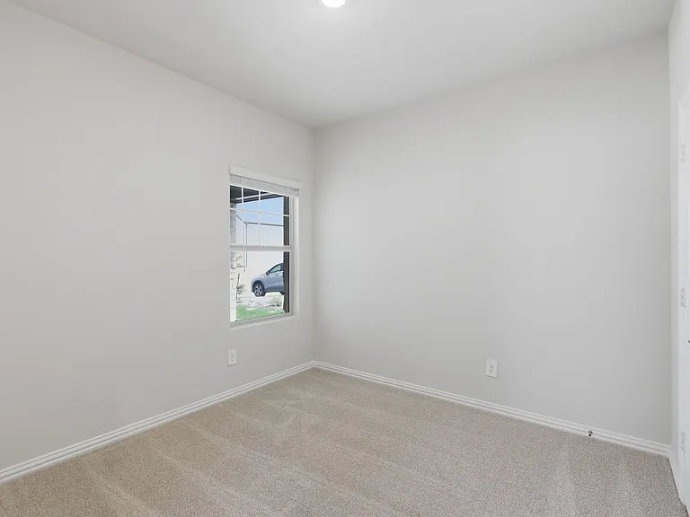 501 Green Gables Dr — Photo 10
