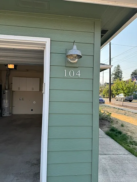 Building Photo - 104 Webb St #104