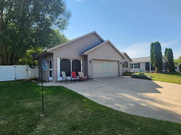 812 E Saint Joseph St, Green Bay, WI 54301