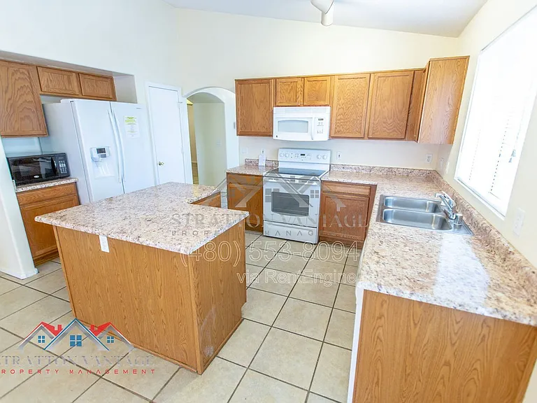 11801 W Paradise Dr — Photo 11