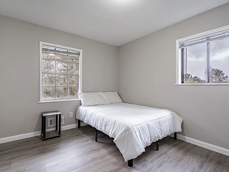Conley Dr — Photo 1