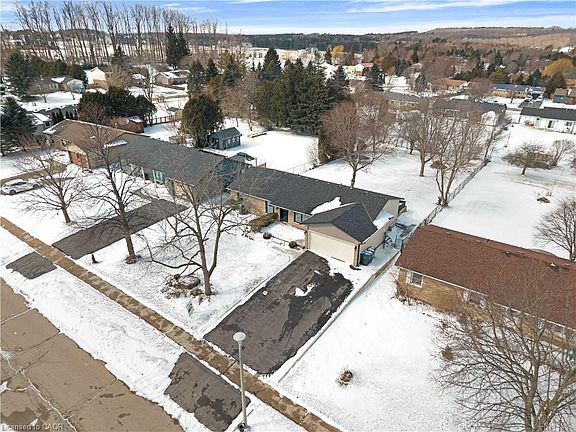 3rd image of 44 McClellan Rd