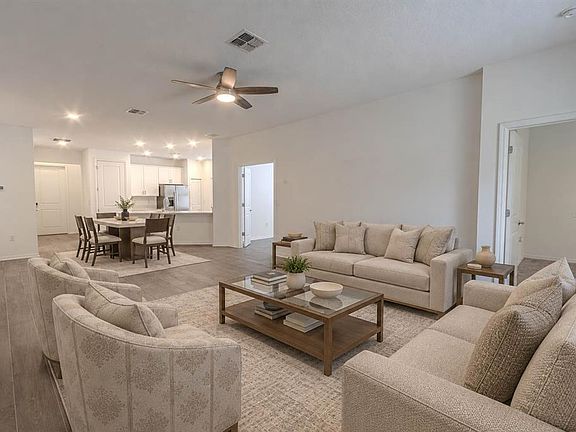 5th image of 407 THREE OAKS DRIVE