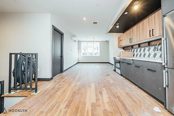 Rented by Nooklyn NYC LLC | media 24