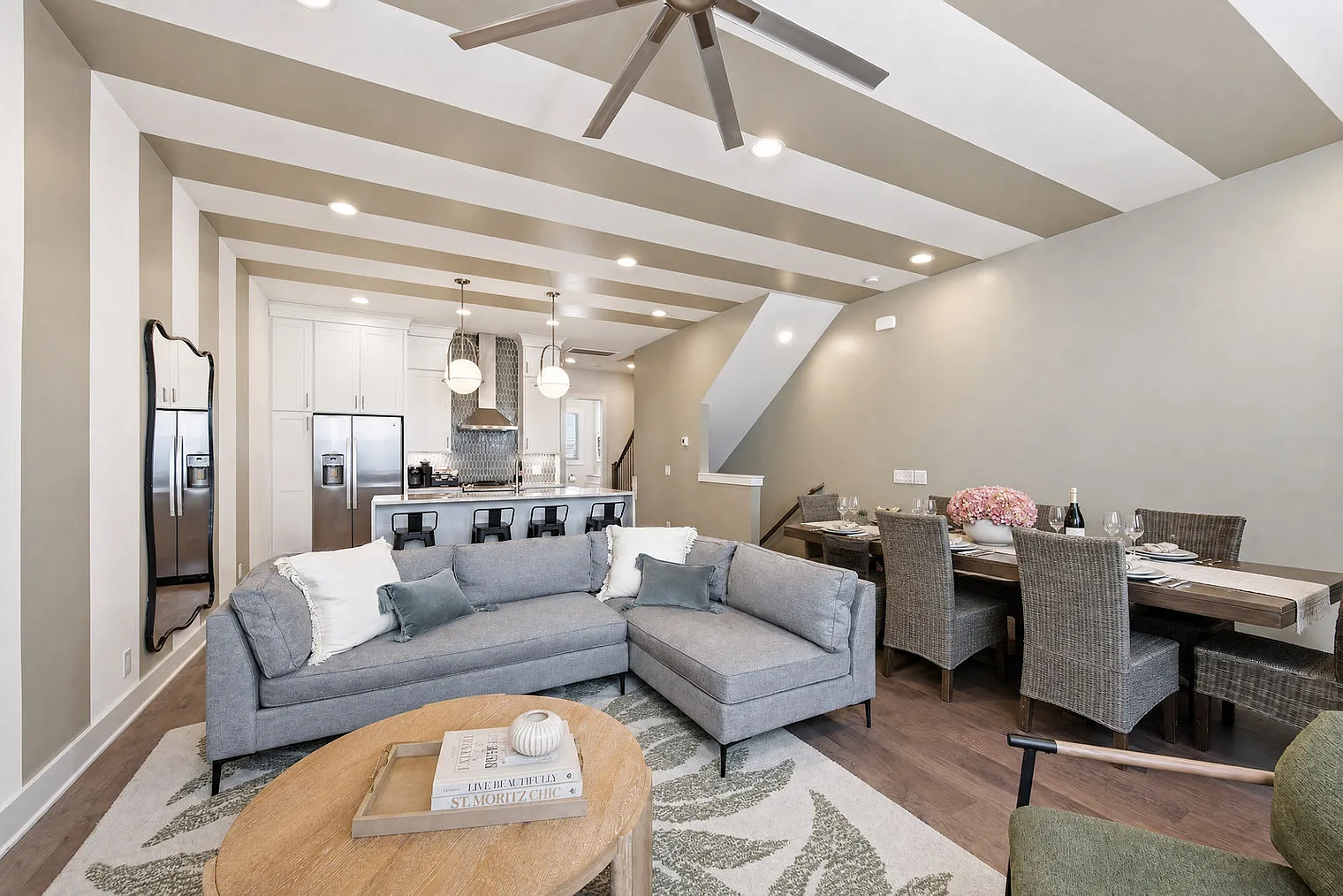 12 bed, 12.0 bath, 5995 sqft, $18,298 — Photo 1