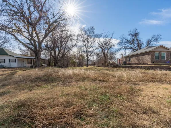 211 W Illinois Ave #6, Chickasha, OK 73018