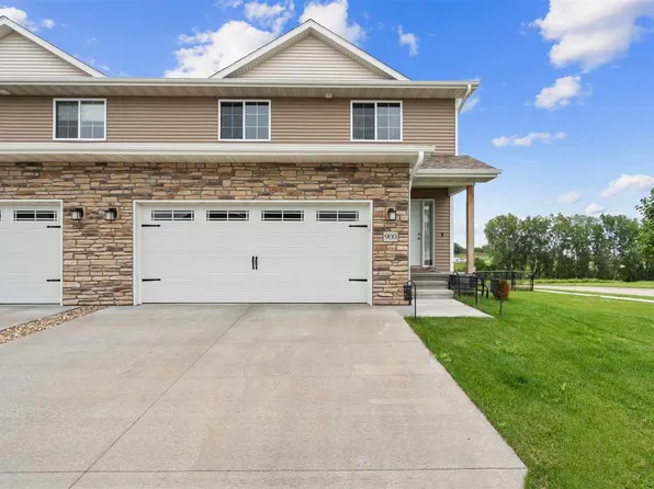 900 Creekside Dr, Tiffin, IA 52340