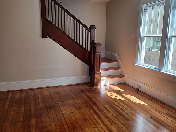 3rd image of 340 Gray Ave