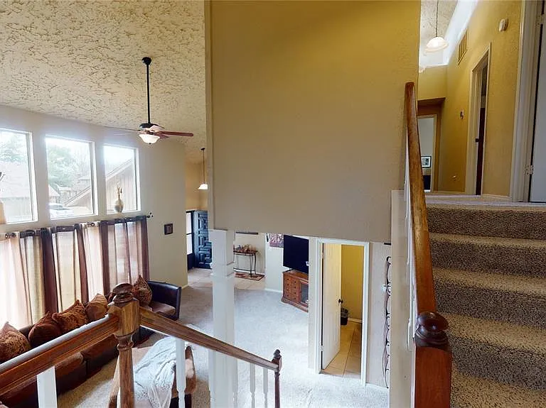 2408 W Boston St — Photo 33