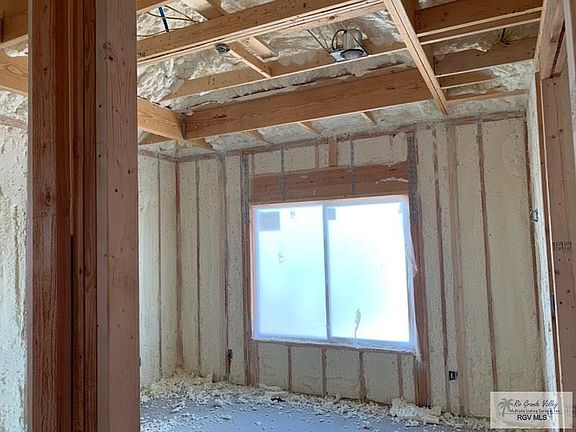 5th image of 6064 Surrey Ln