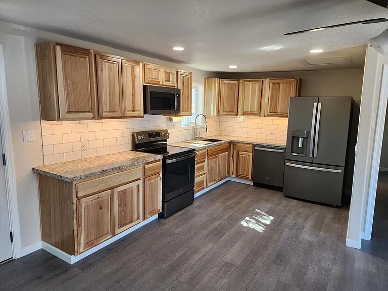 8448 Highway 140 E — Photo 2