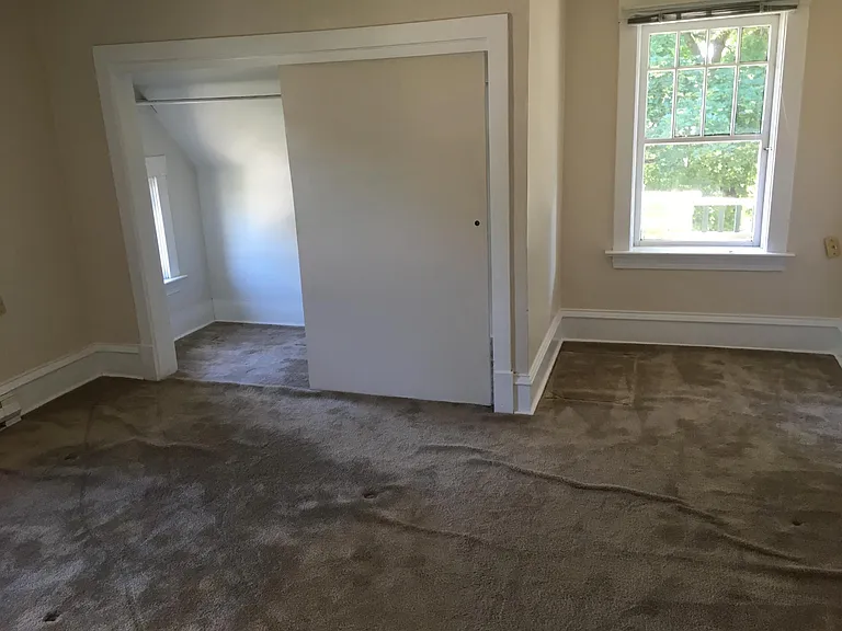 1401 N Lindeke St — Photo 9