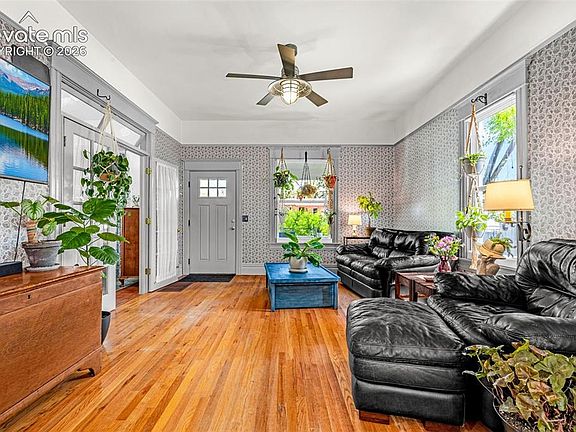 4th image of 714 N Hancock Ave