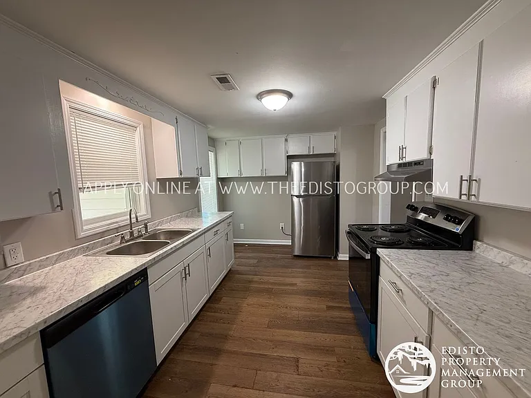 1200 Hudson Rd — Photo 10