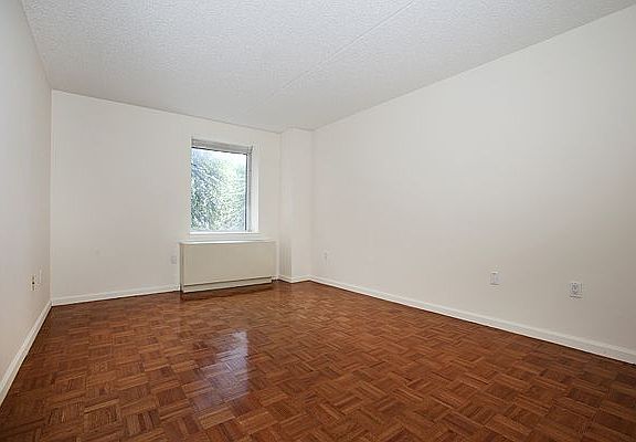 4th image of 50 Battery Pl APT 2D