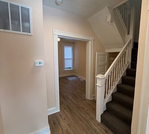 5th image of 1633 Appleton St