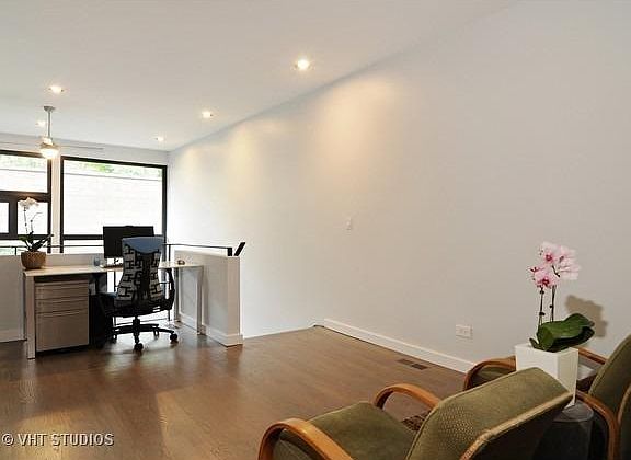 3rd image of 919 N Wolcott Ave APT 102