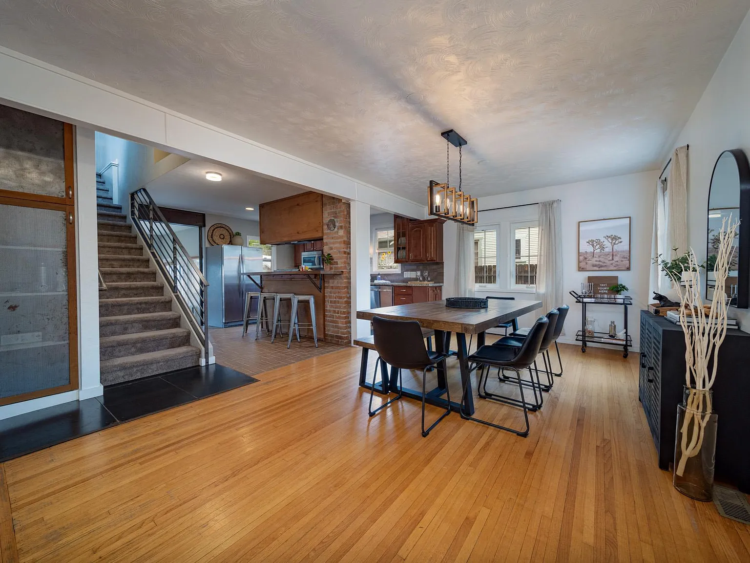 3 bed, 2221 sqft, $3,250 — Photo 3