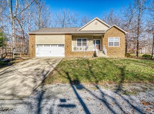 2003 Iowa Dr, Crossville, TN 38572