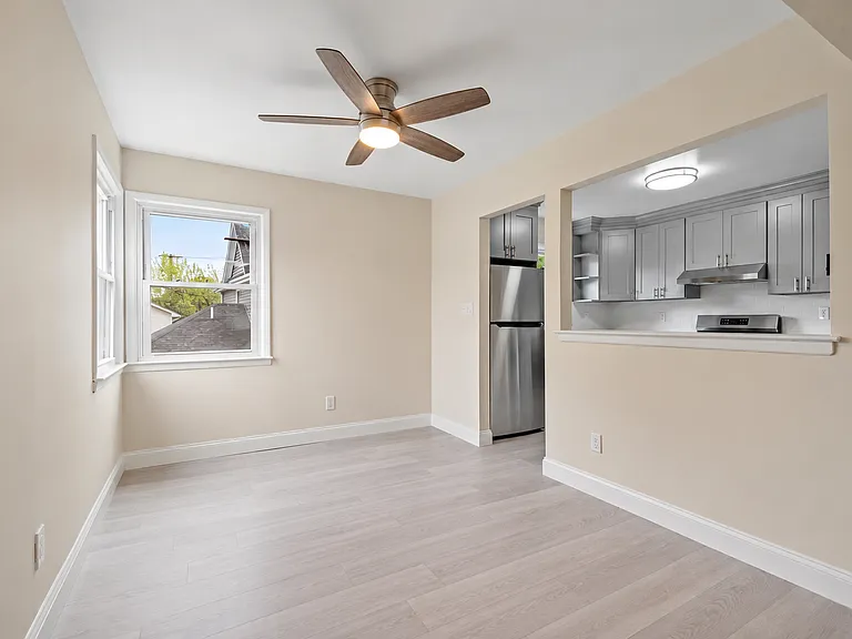 6 Hallock St #2 — Photo 4