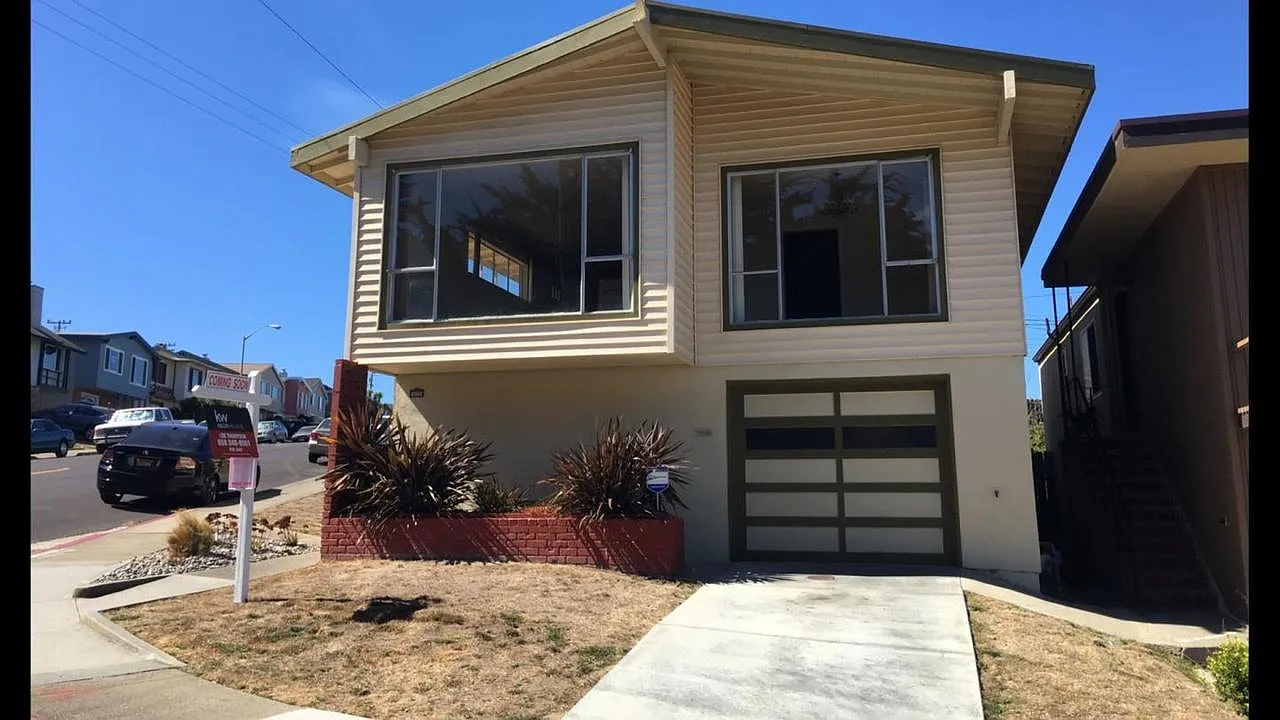 2 bed, 700 sqft, $3,100 — Photo 1