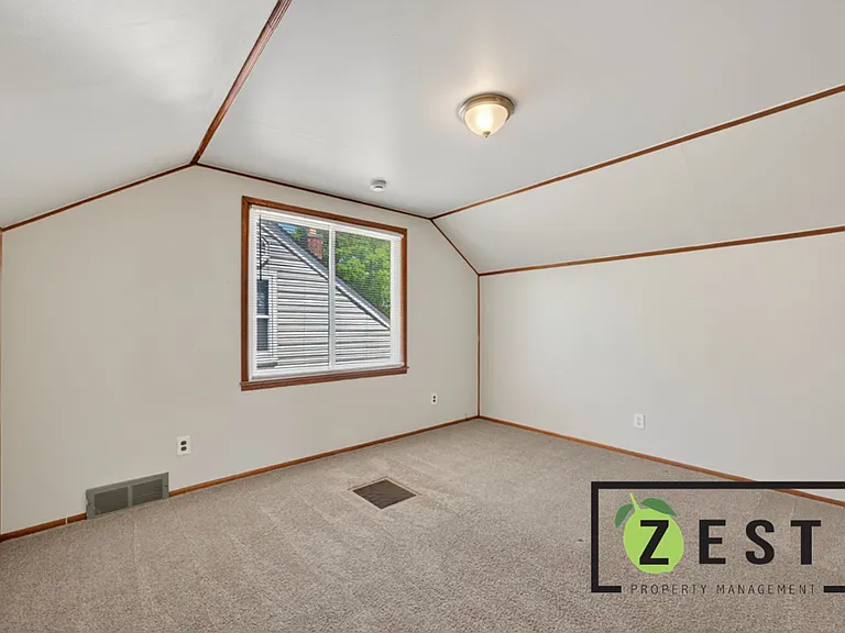 8262 Rosemont Ave — Photo 15
