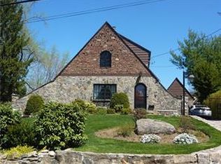 11 Tudor Ln, Scarsdale, NY 10583