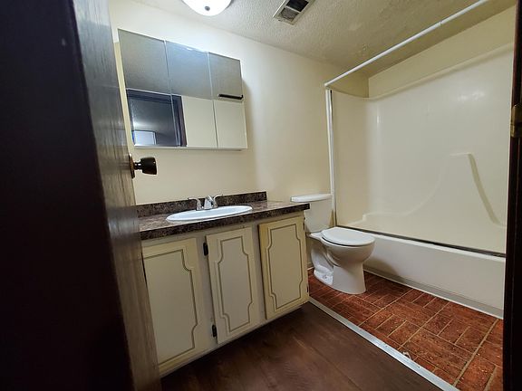 4th image of 3300 Huntington Ave APT 31