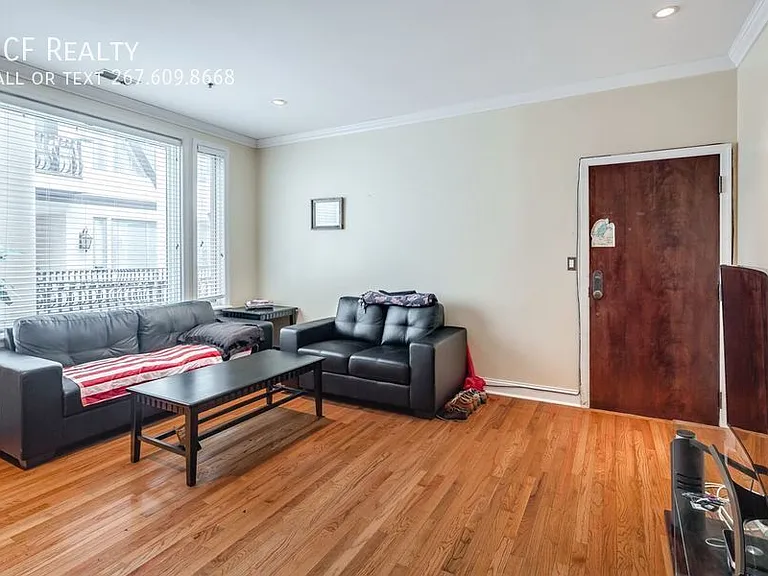 627 N 18th St #208 — Photo 4
