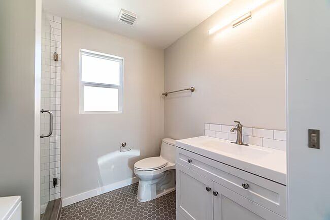 1st image of 8423 Barnsley Ave #1