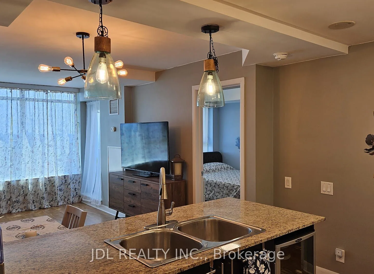 2 bed, $2,500 — Photo 4