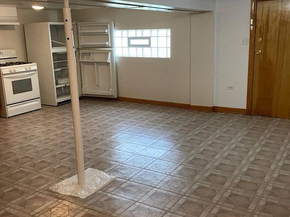 3rd image of 4205 S Washtenaw Ave #Basement