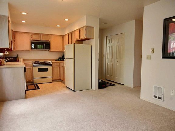 5th image of 2670 118th Ave SE APT 203