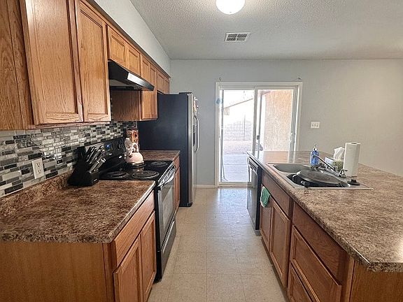 5th image of 3645 S Hinckley Dr