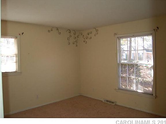 4th image of 6631 Brynwood Dr