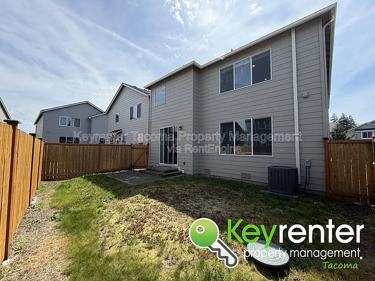 10715 187th St E — Photo 10