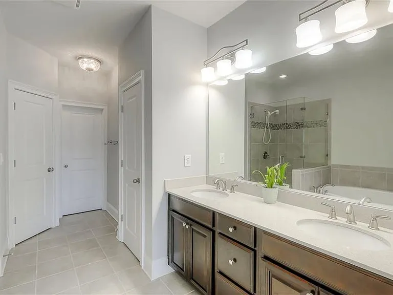 453 Alderwood St — Photo 16