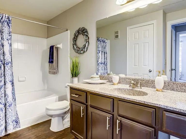 Signature Point Apartment Homes — Photo 21